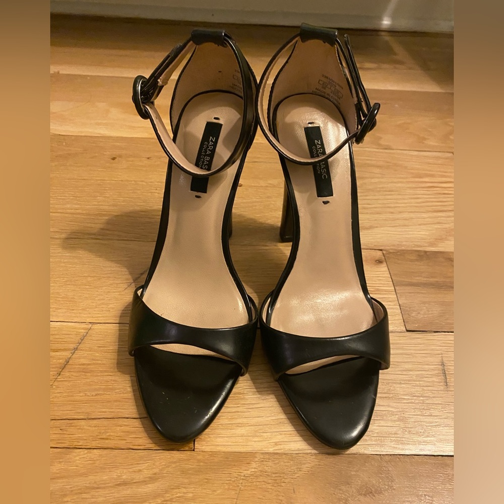 Zara black ankle strap heeled sandal